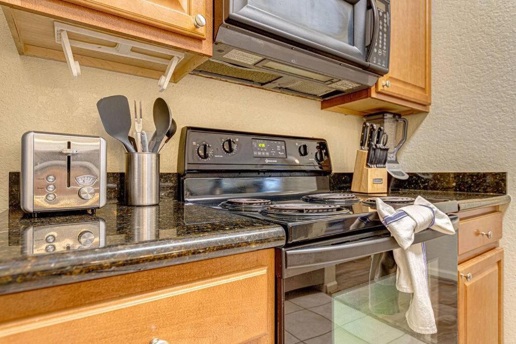 Exquisite 3 Bdr Condo Minutes To Disney オーランド エクステリア 写真